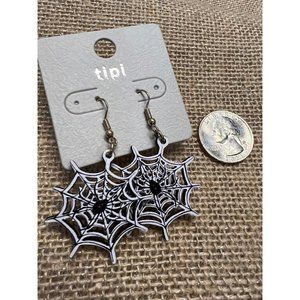 NWT‎ Tipi Wooden Dangle Spiderweb Earrings